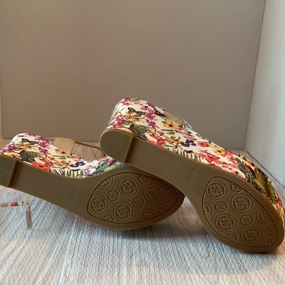 Guess multi flower butterfly ankle strap sandals - Picture 9 of 9